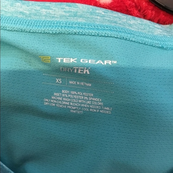 TEK Gear Tank with dry tek size XS NWT - Picture 4 of 16
